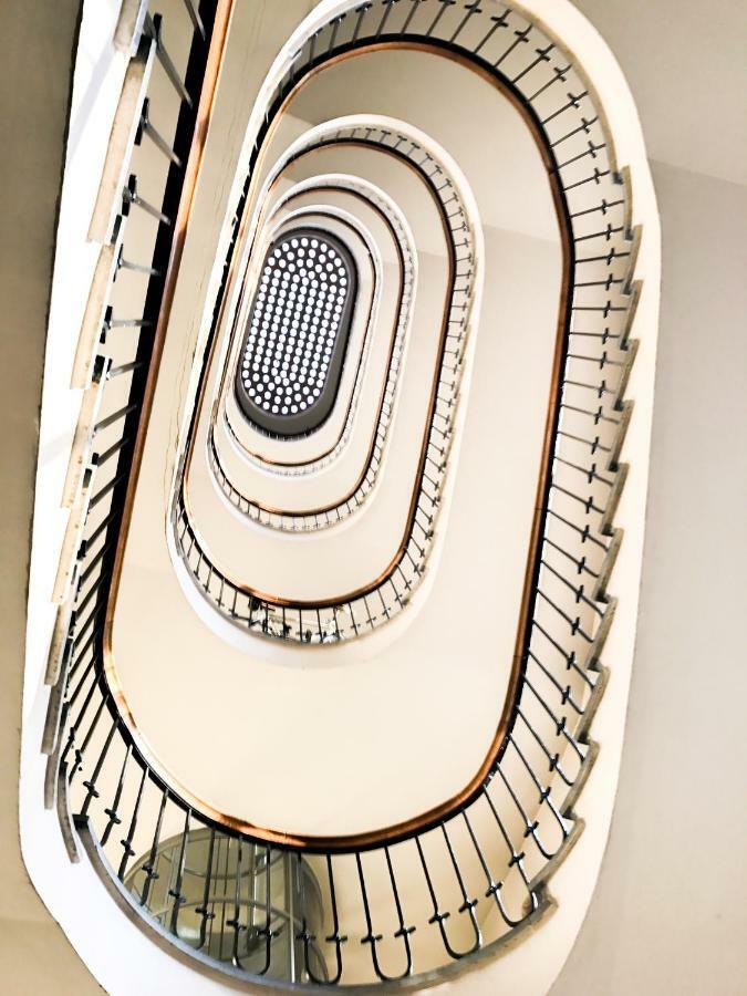 Bauhaus Icon: Spacious Fitness Flat In Central Buda Apartamento *