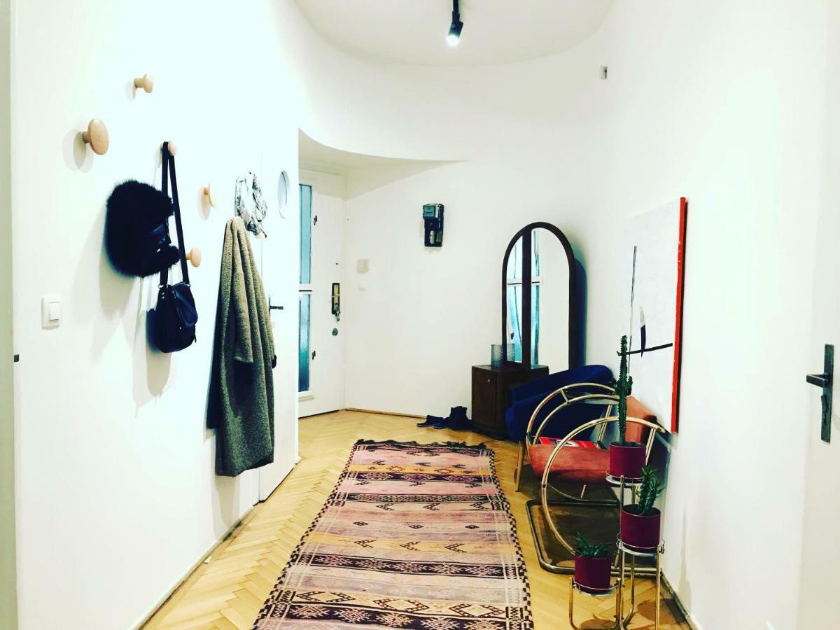 Bauhaus Icon: Spacious Fitness Flat In Central Buda * Budapeste