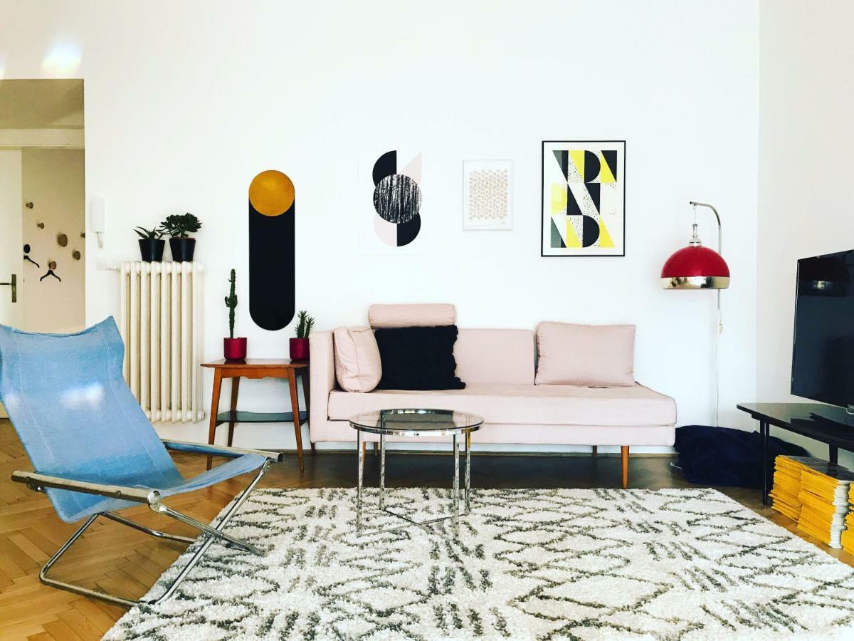 Apartamento Bauhaus Icon: Spacious Fitness Flat In Central Buda Budapeste